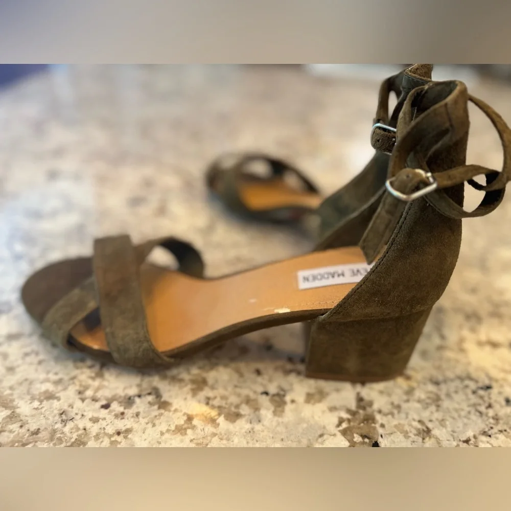 Steve Madden Olive Green Suede Ankle Strap Heels‎ - Picture 2 of 8